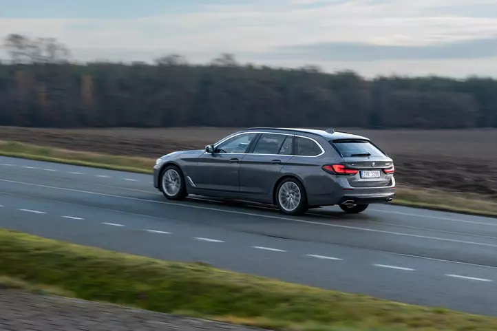 bmw polici dohled 9